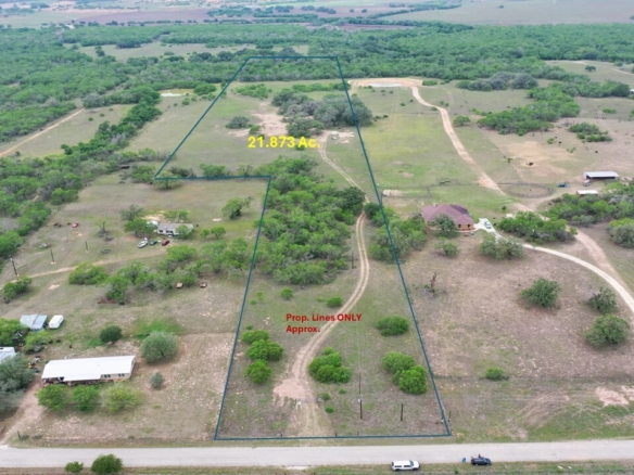 8933 County Road 401